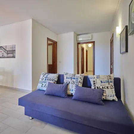 Apartmentsgarda - Residenza Bouganville Apartment