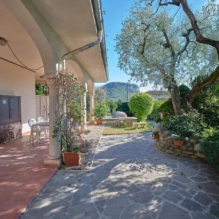 Apartmentsgarda - Residenza Bouganville Garda (Verona)