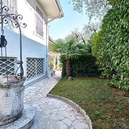 Apartmentsgarda - Residenza Bouganville Garda (Verona)